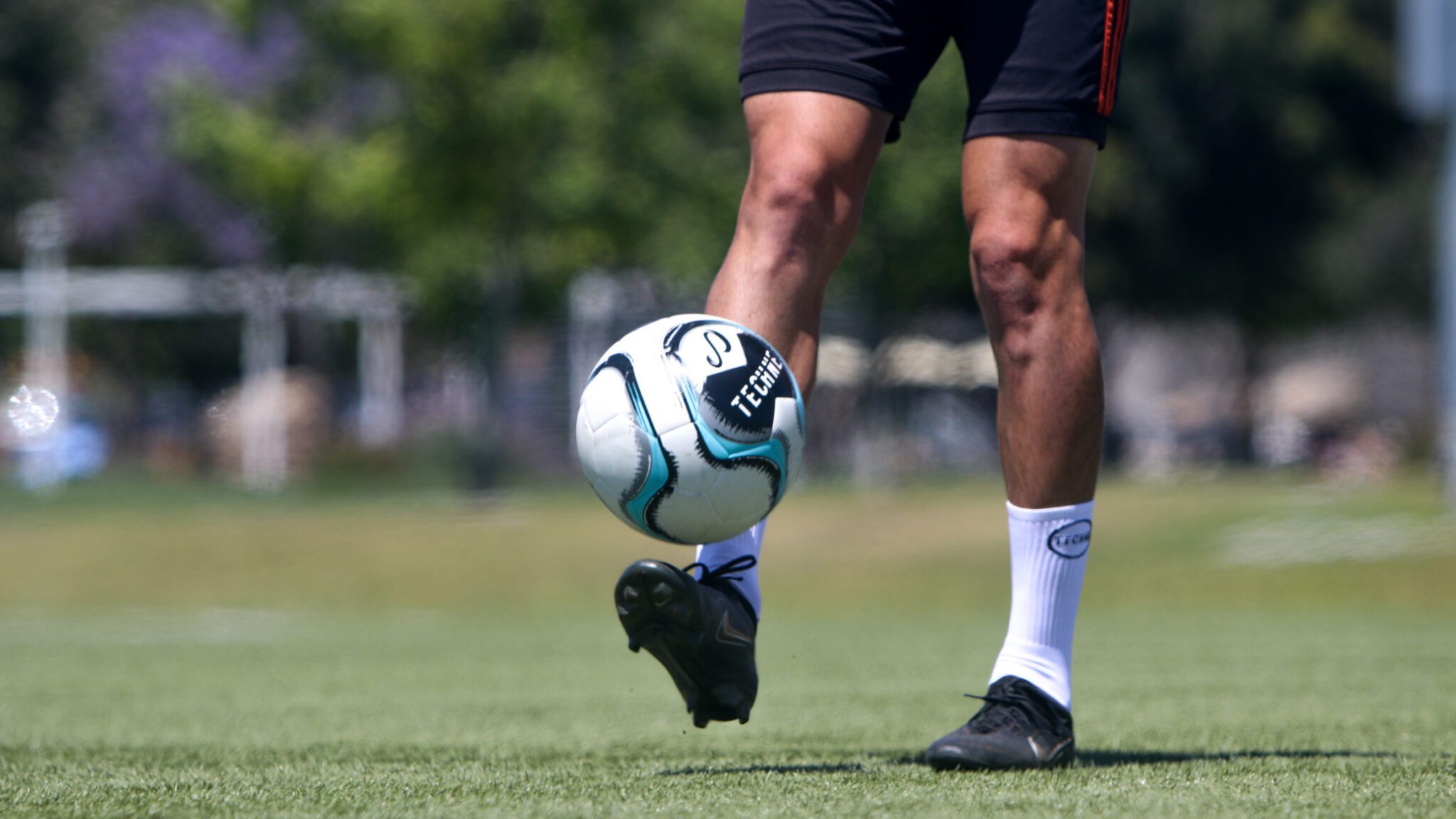 how does soccer help your body