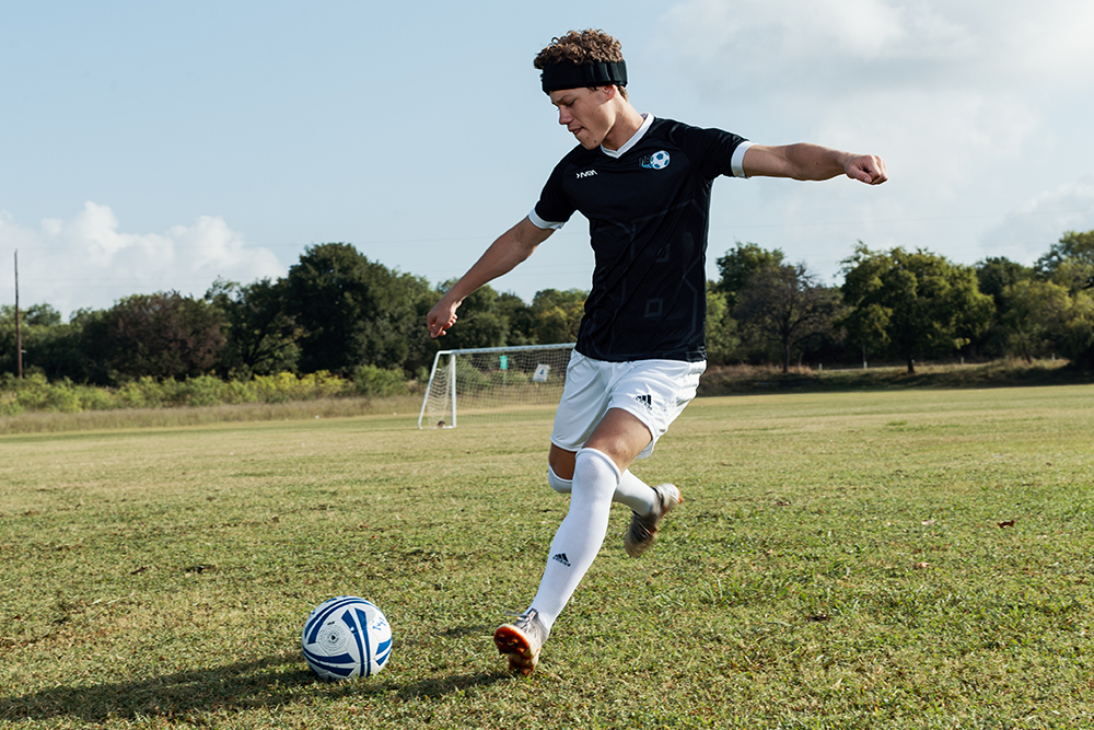 soccer players should be required to wear helmets