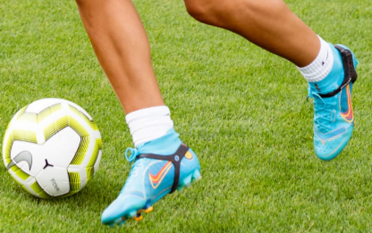 how to improve your weak-foot dribbling